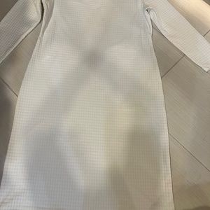 Sonnet James L ,  Immaculate white textured long sl dress